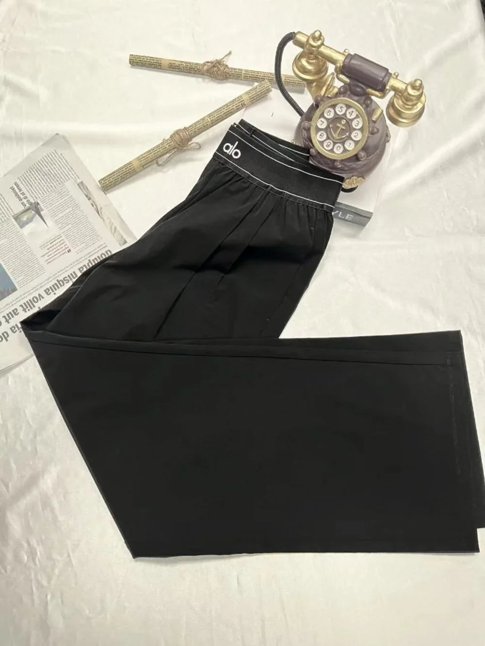 🥘NWT Black ALO Yoga Suit Up Trouser  (Regular)🖤 Simple and elegant